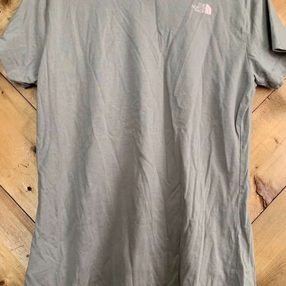 The north face tshirt - Picture 2 of 3